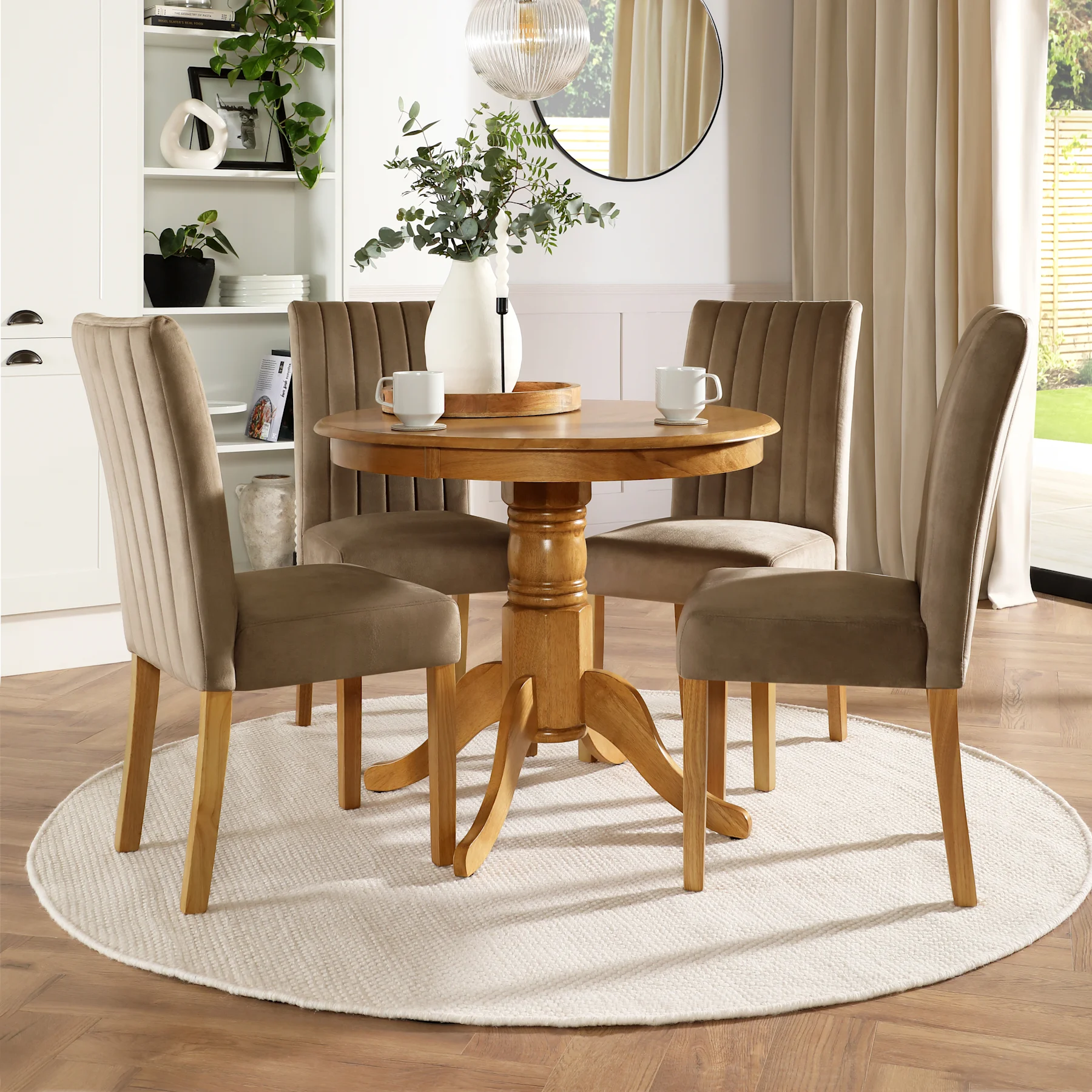 Kingston Round Dining Table & 4 Salisbury Chairs, Natural Oak Finished Solid Hardwood, Beige Classic Velvet, 90cm