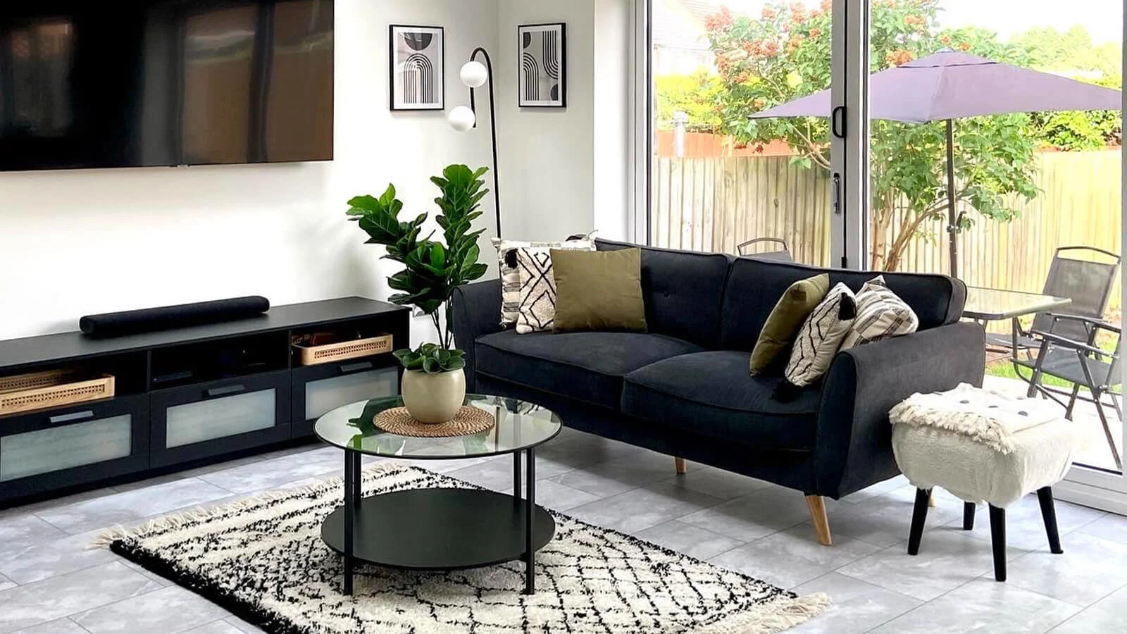 homes-we-love-A modern boho mix-heenamistry > banner