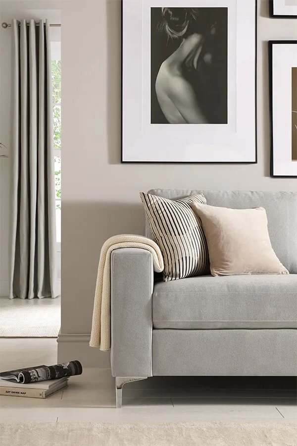 How to embrace minimalist interior design & décor at home > thumbnail 