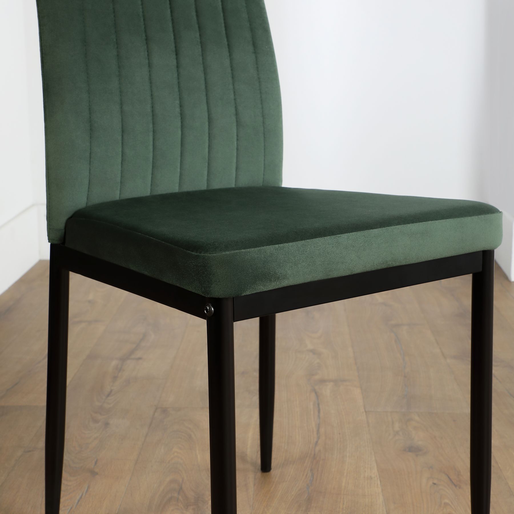 Traviso Round Dining Table & 4 Leon Chairs, White Marble Effect & Black