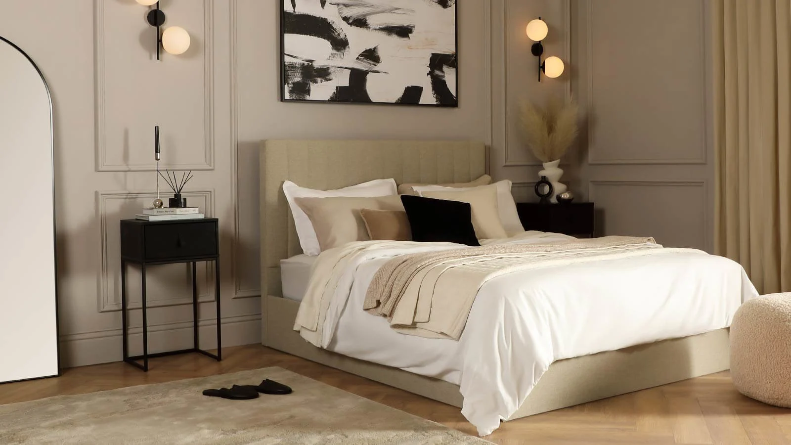 PR Discover the monochrome trend taking over TikTok > banner