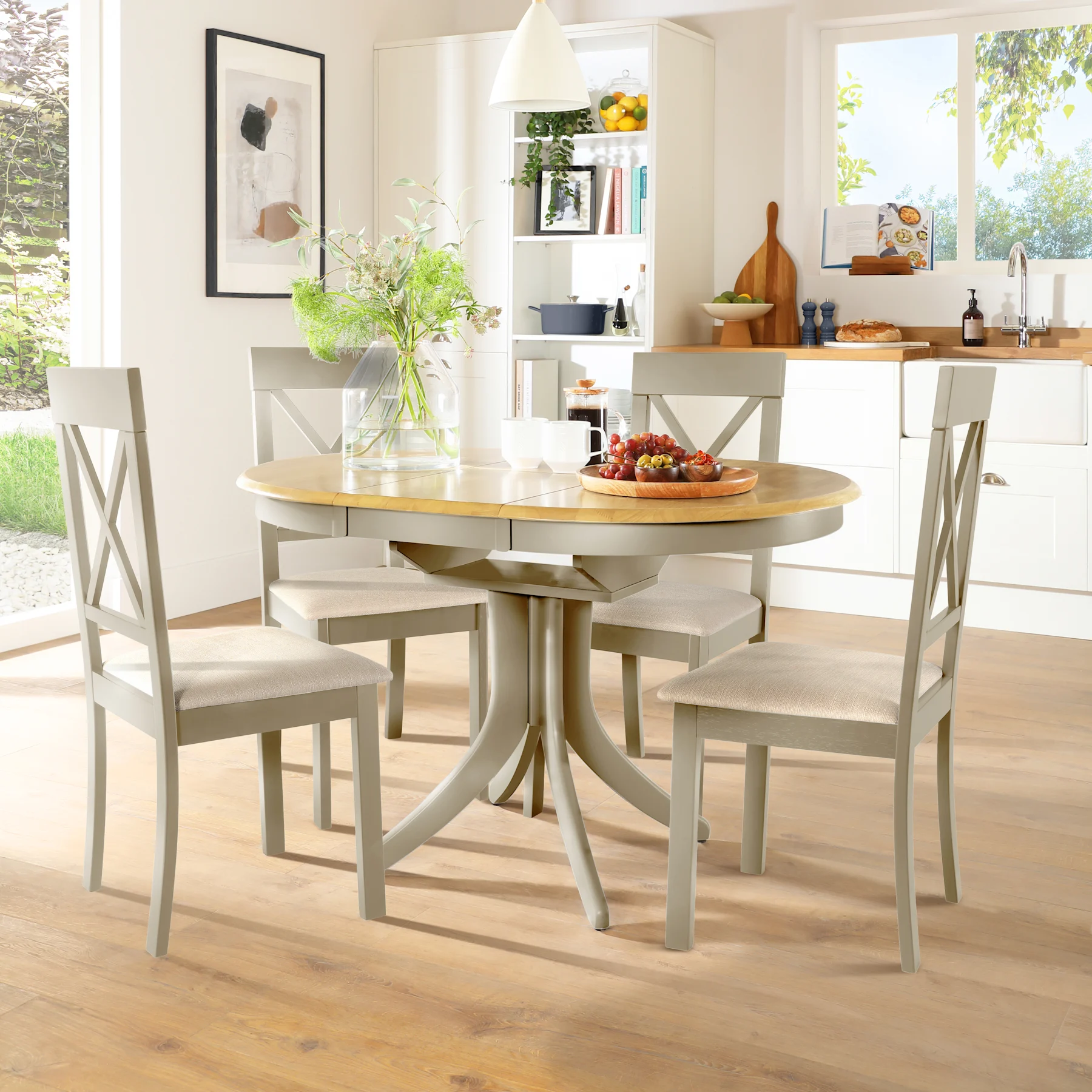 Hudson Round Extending Dining Table & 4 Kendal Chairs, Natural Oak Finish & Beige Solid Hardwood, Oatmeal Classic Linen-Weave Fabric, 90-120cm