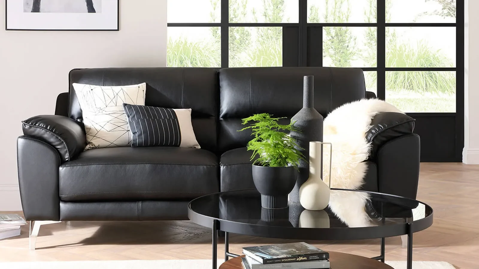 Fall in love with black: 5 cool ways to decorate with this shade > banner