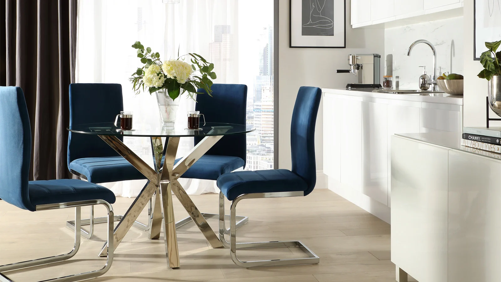 banner-star-studded-interior-2025-1600x900