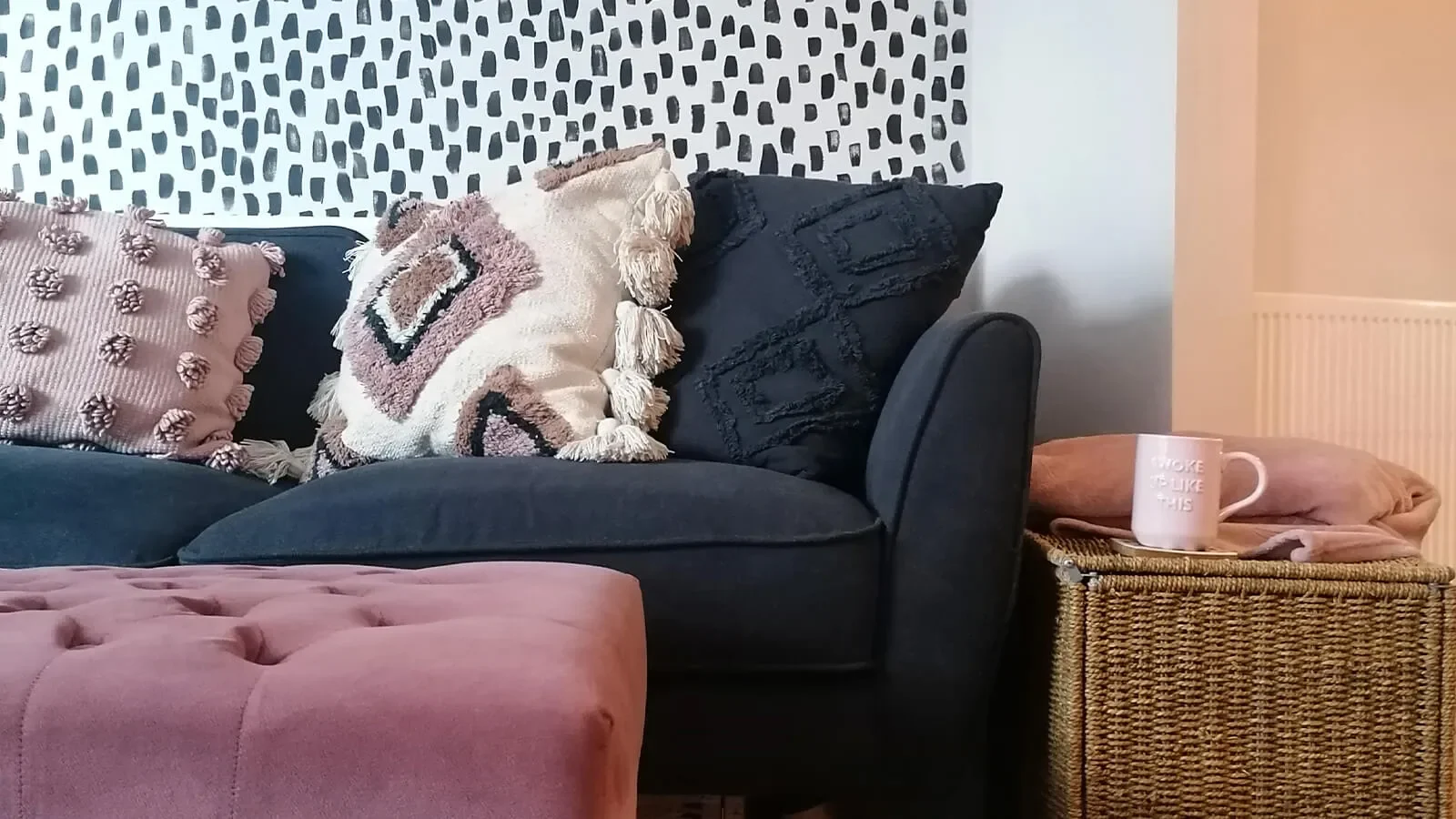Homes We Love: Fun pink accents > banner
