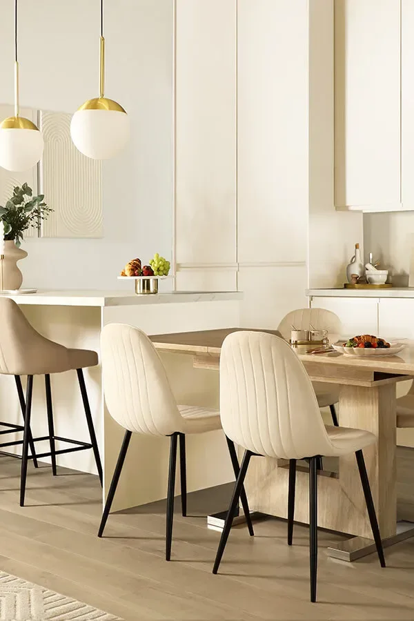 20 tips for small dining rooms > Thumbnail