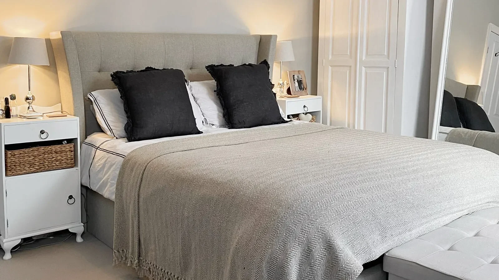 Homes We Love: Stylish curated classics > Banner