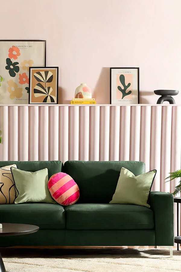 thumb-style-cushion-on-sofa600x900