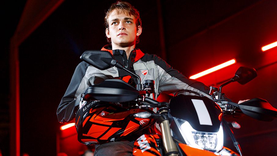 カプセル・コレクション：ハイパーモタード 698 モノ