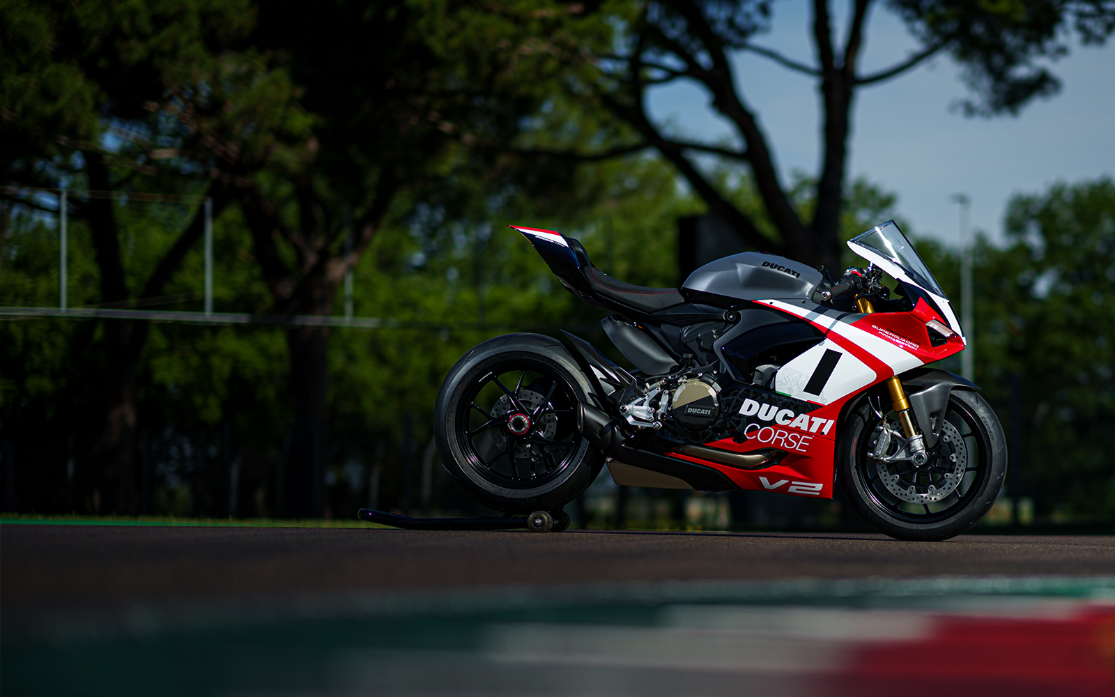 ナンバートゥエンティワン×ファビオルスコーニ Ducati 1299 Panigale R Final Edition – ボルゴパニガーレ