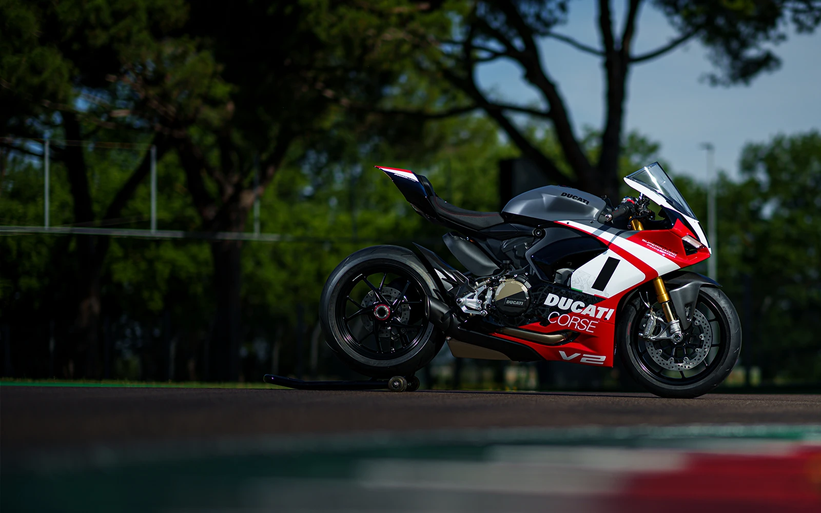 Ducati Panigale V2 Superquadro Final Edition
