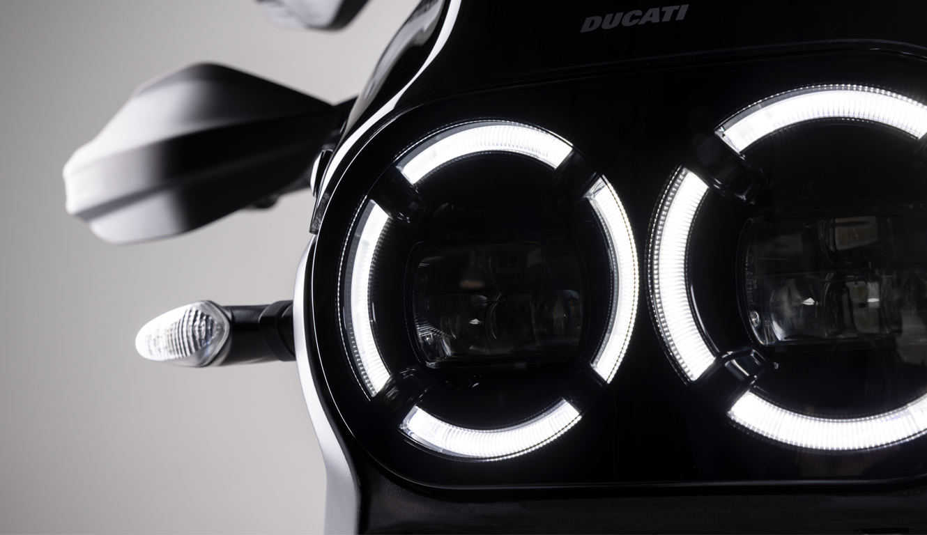 Ducati-Desert-X-MY22-Design-01-Editorial
