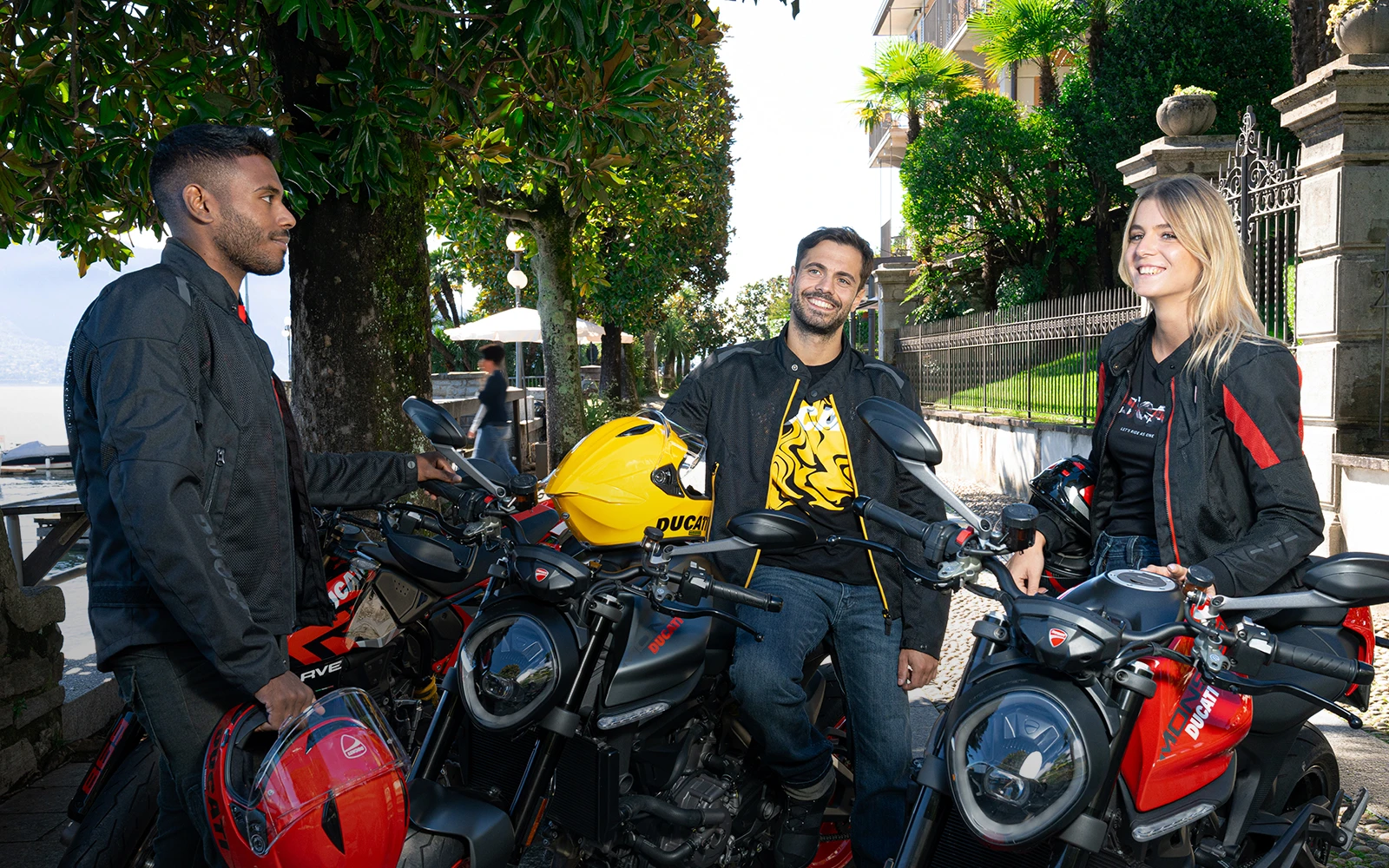 レディース、メンズ、キッズ用バイクアパレル＆アクセサリー | Ducati