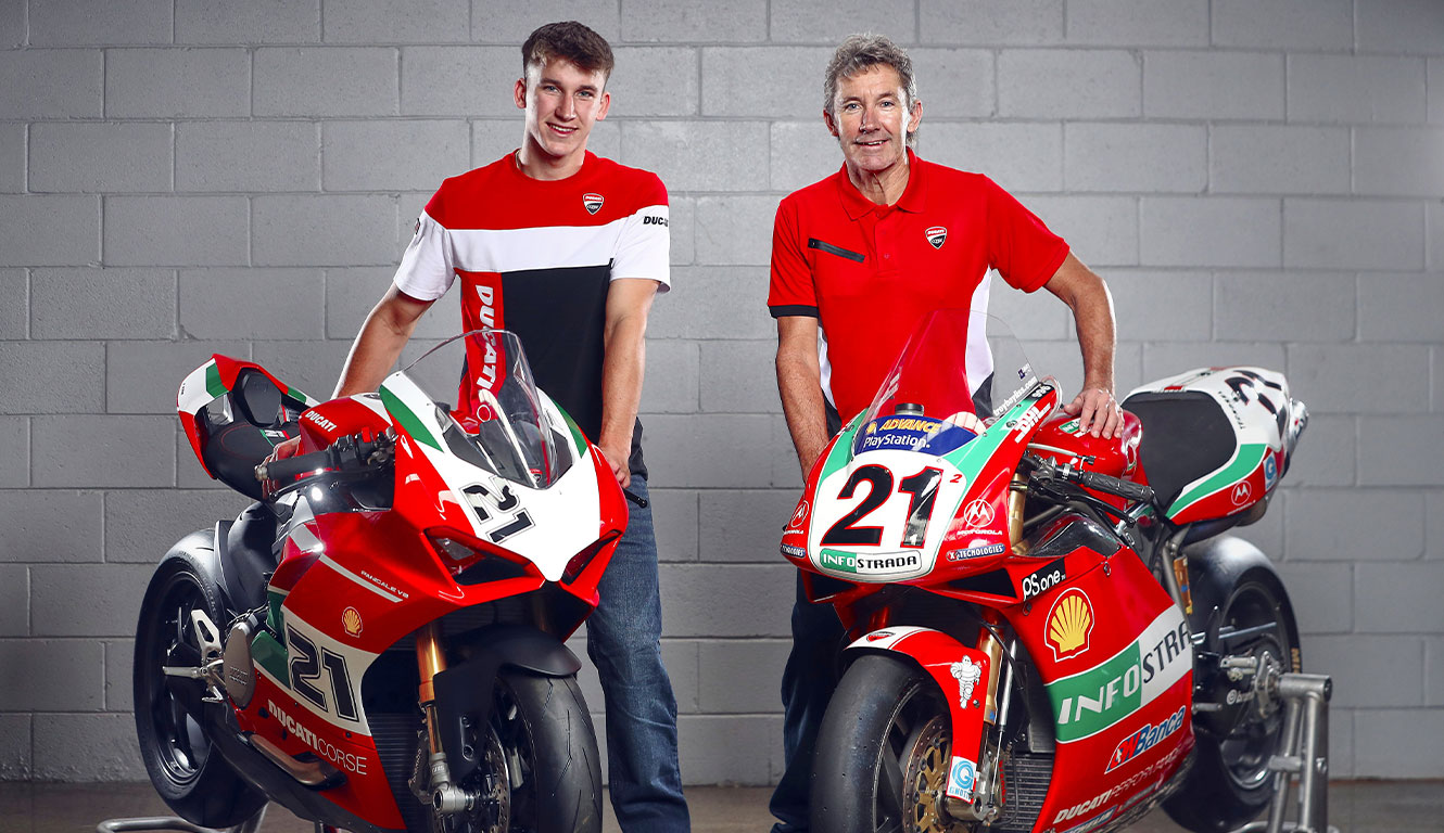 Oli Bayliss with the Barni Racing Team in 2022 WorldSSP season