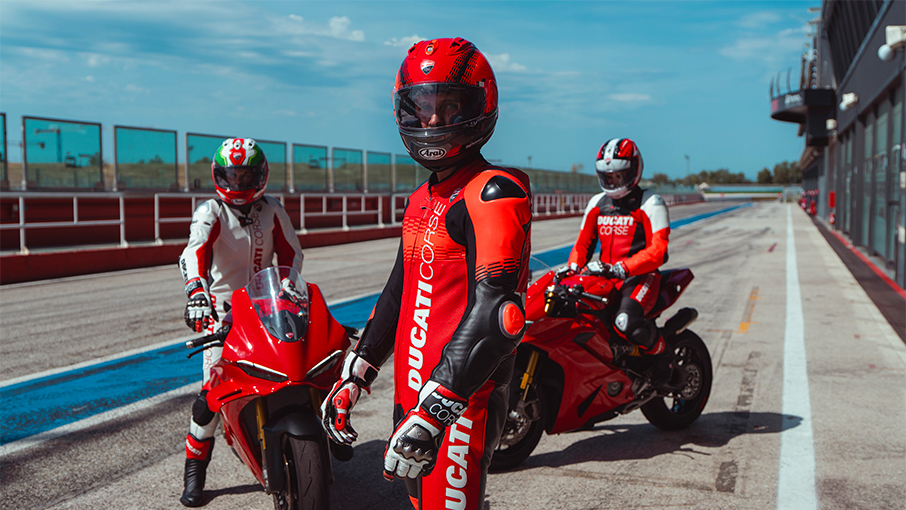 DUCATI ライディングスーツ （ブラック/レッド、サイズ52） レーシングスーツ-Ducati Corse K3