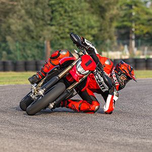 Ducati Hypermotard 698 Mono - Live. Play. Ride.