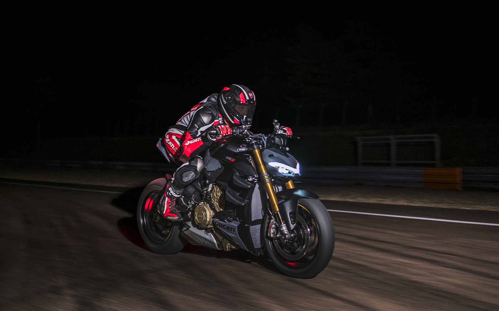 Ducati streetfighter v4 on sale 2020 price