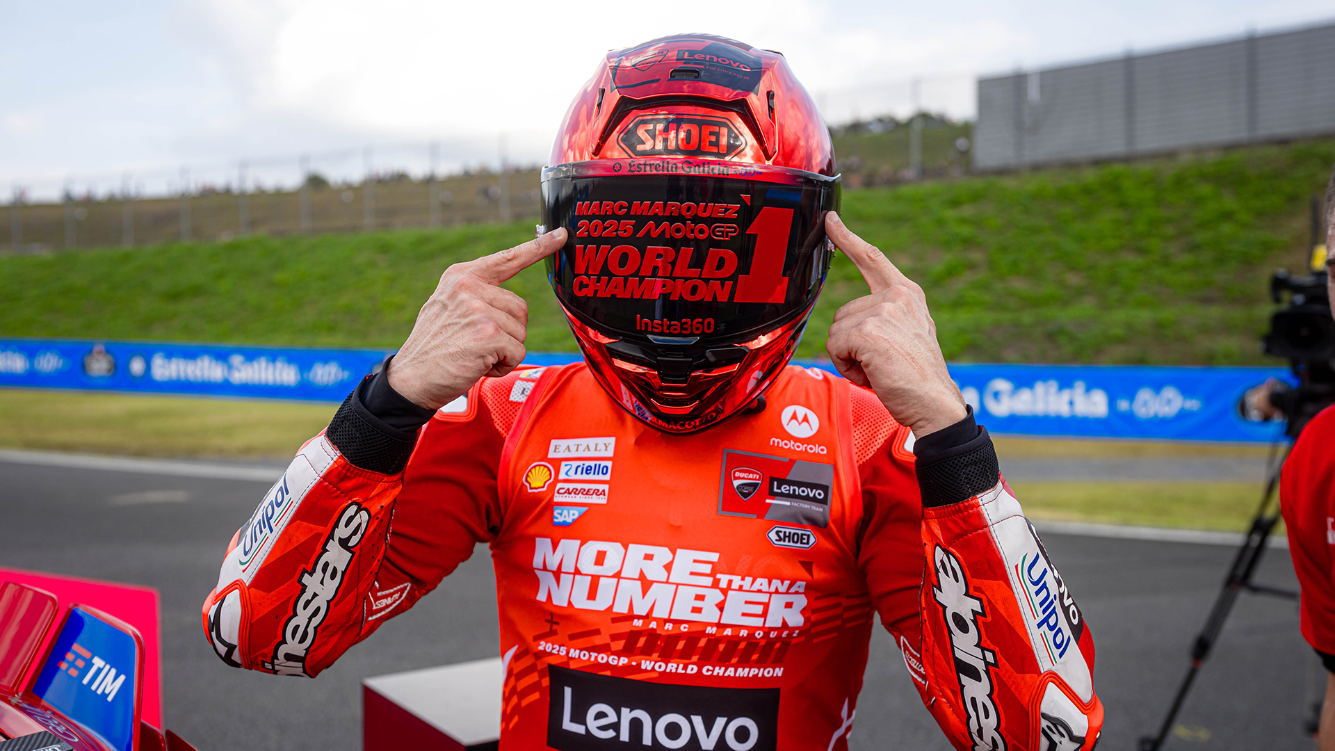 Ducati Panigale V4 MM93 World Champion Replica | Preise, Daten ...