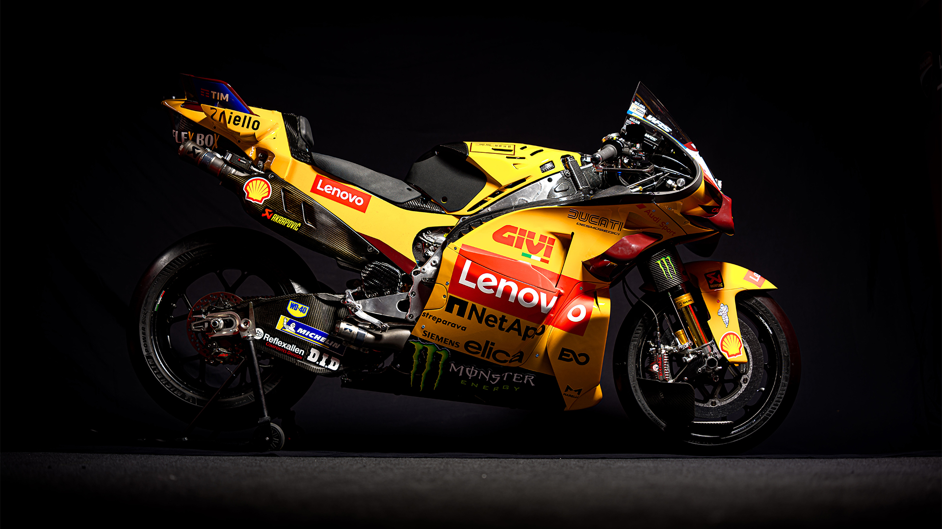 Ducati inaugura la stagione sportiva 2026 con due livree speciali che ...