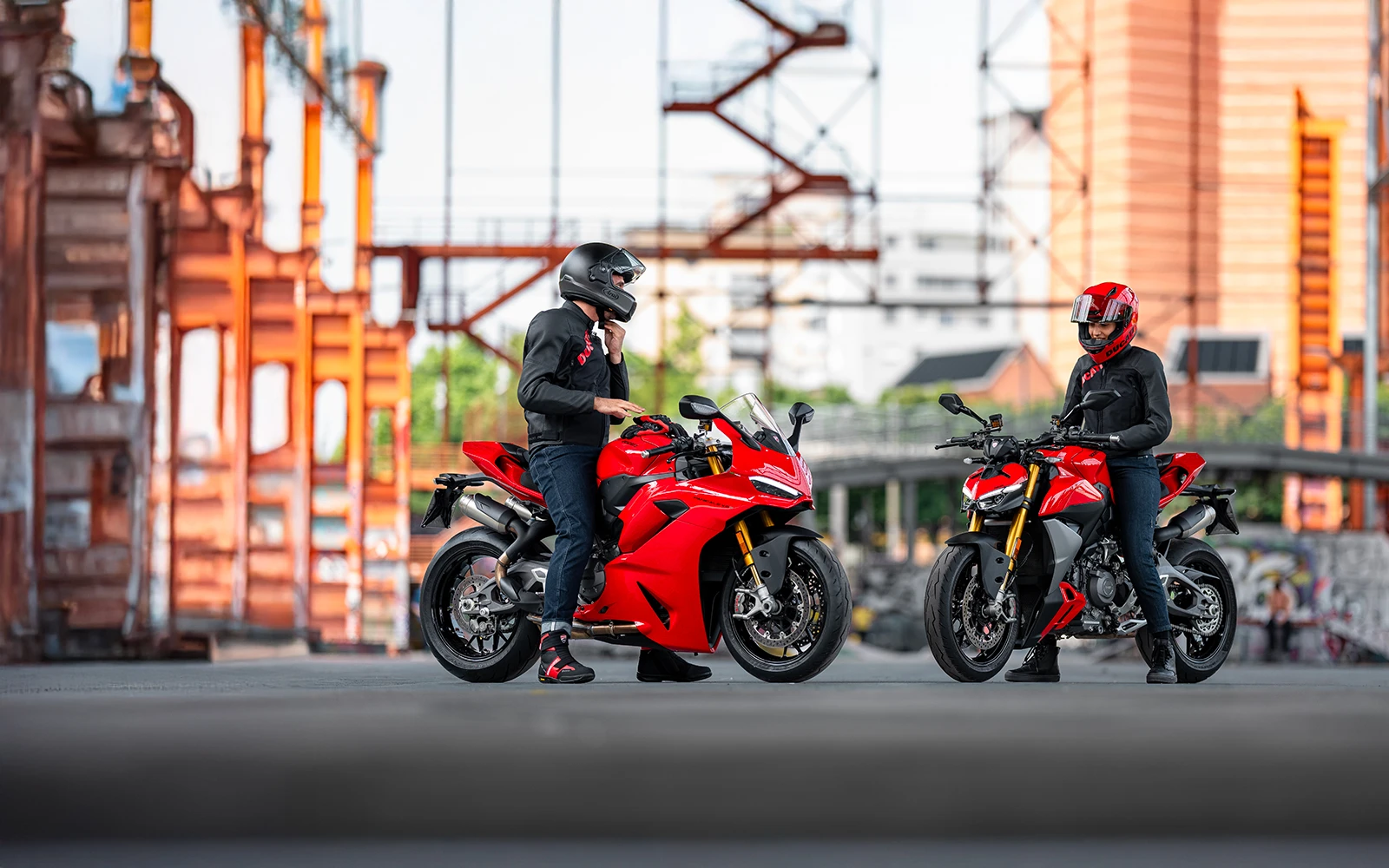 メンズ、レディース、キッズ用バイクアパレル＆アクセサリー | Ducati