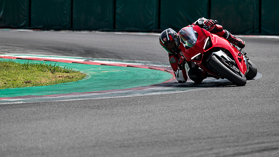 PANIGALE V2 - Ducati Malaysia