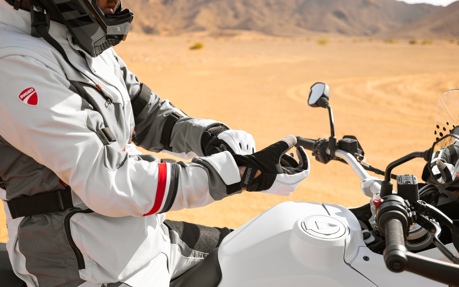 Capsule Collection - Ducati DesertX