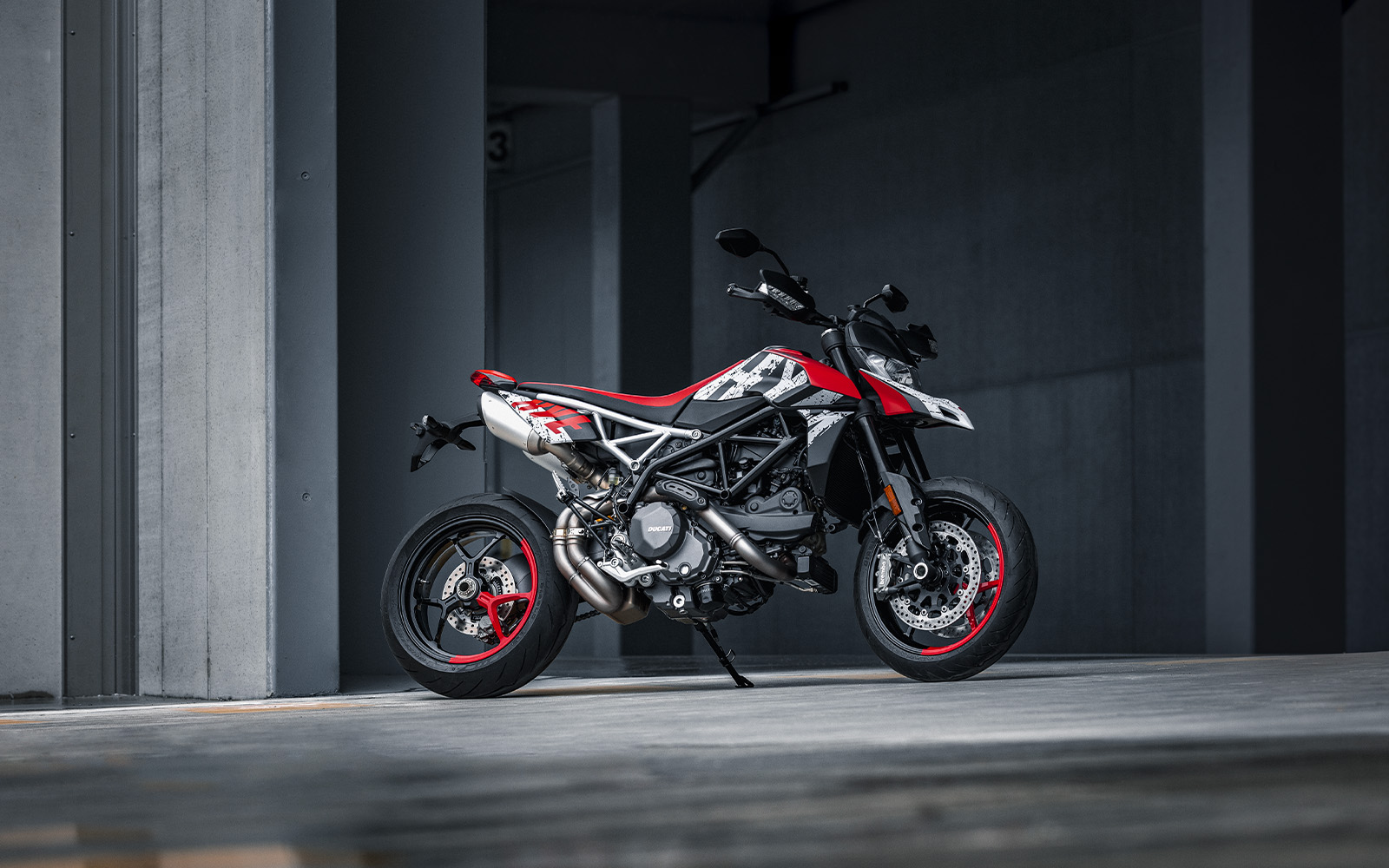 Ducati Hypermotard 950 | Explore the new Hypermotard 950 RVE