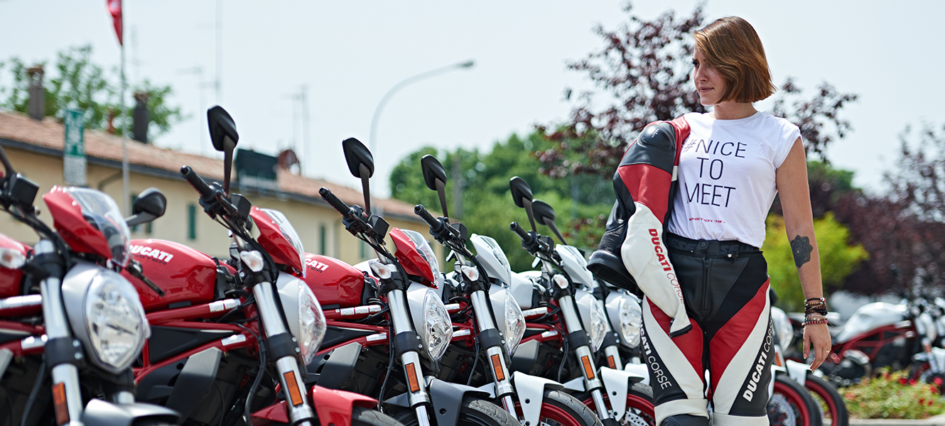 Desmowomen: women who choose Ducati