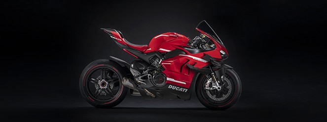 新型スーパーレッジェーラ V4: ドゥカティドリームを現出させた