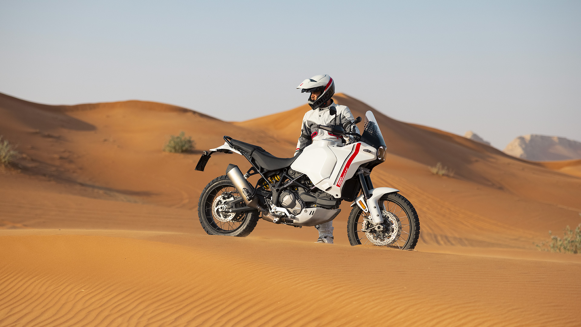 Ducati-DesertX-MY22-10-Overview-Gallery-