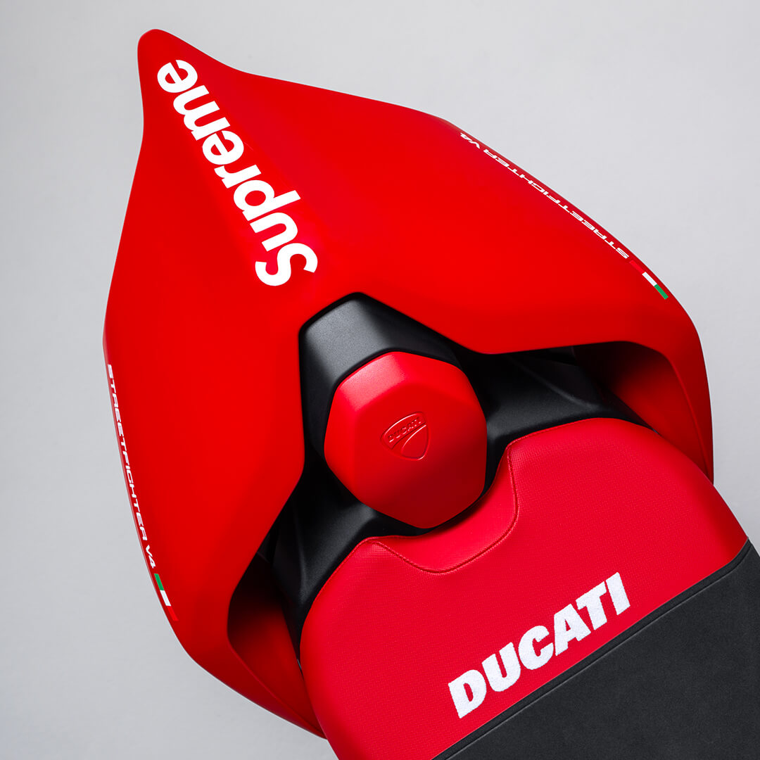 Supreme × Ducati V4 ウィンドブレーカー Supreme®/Ducati® Streetfighter V4 S | Supreme 24ss