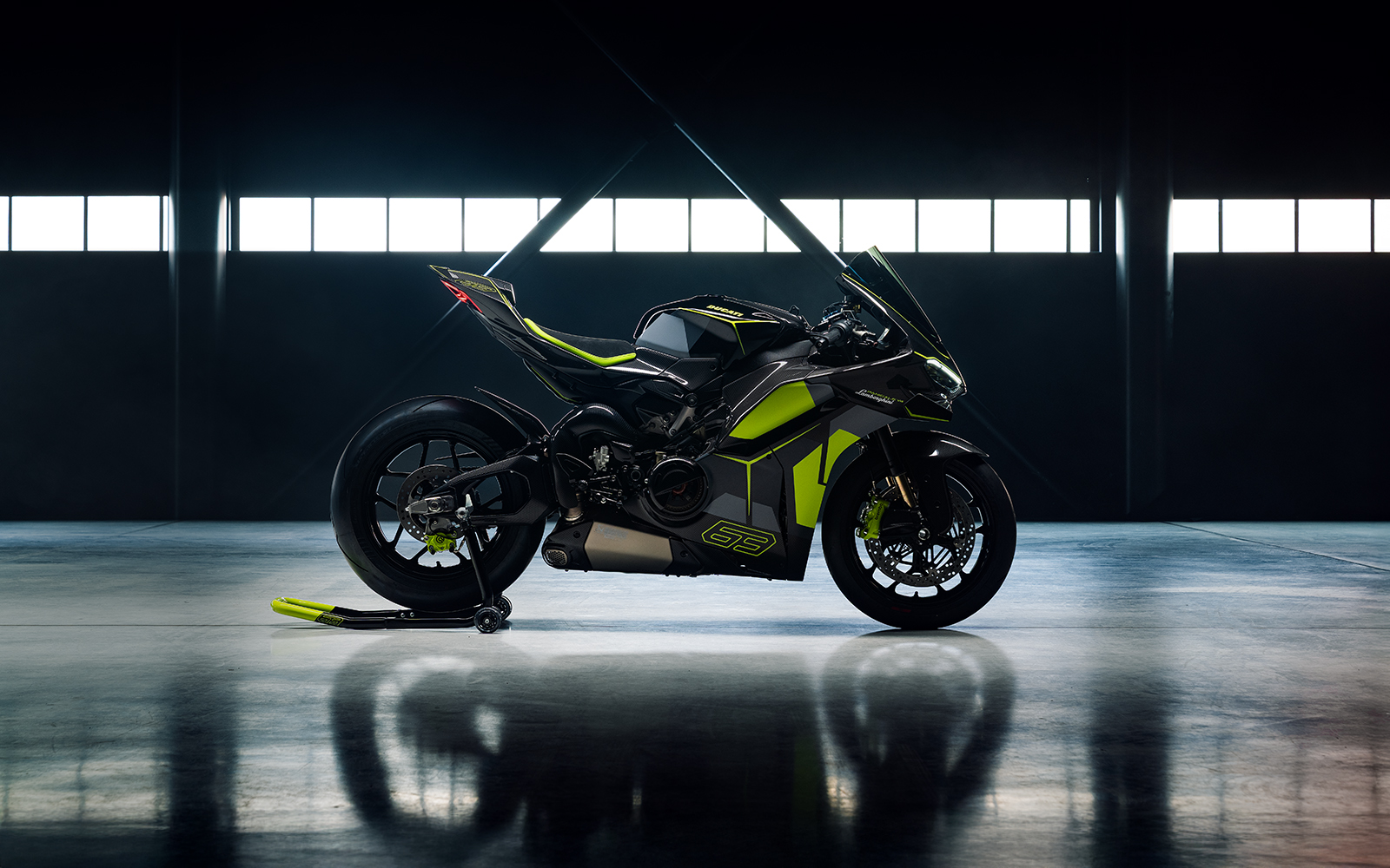 Panigale V4 Lamborghini Design in the USA | Exclusive Superbike