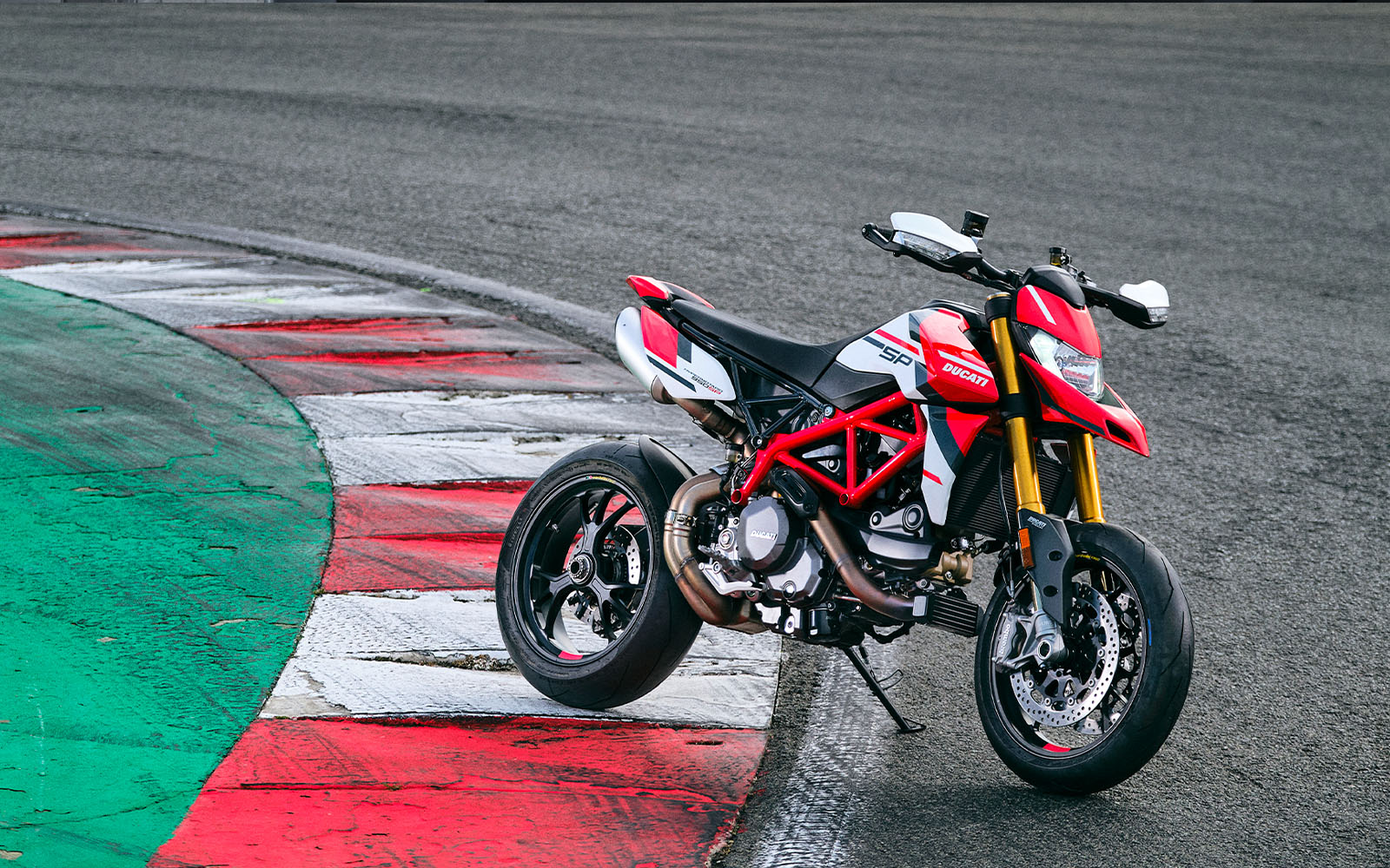 Ducati Hypermotard 950 | Explore the new Hypermotard 950 RVE