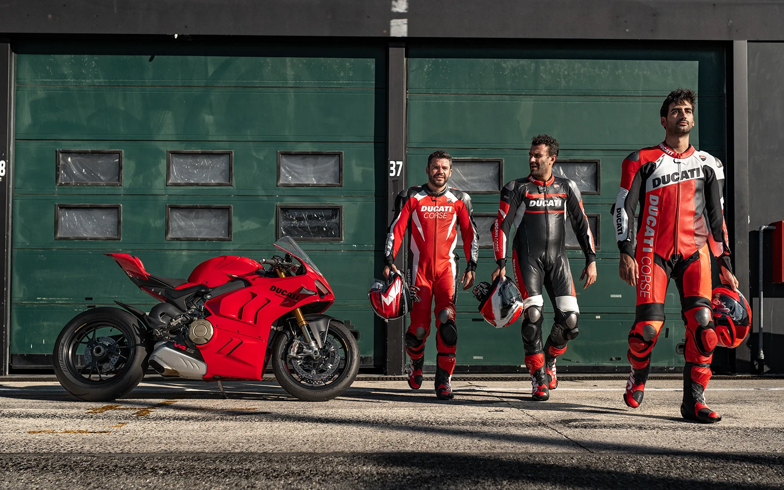 Ducati  Bekleidung und Motorradzubehör Damen, Herren, Kinder