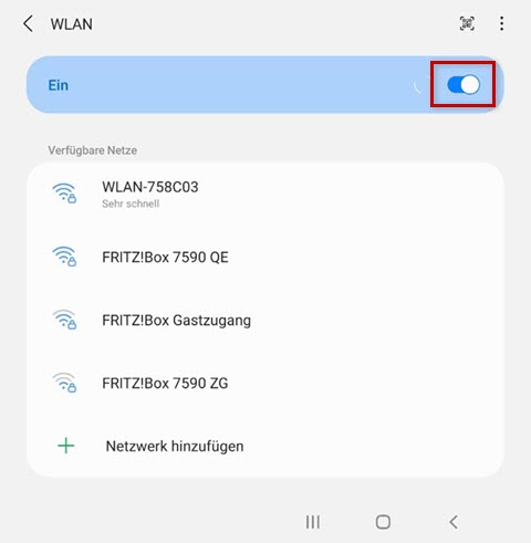 Samsung Smartphone mit Android 11.   Menü Verbindungen ist geöffnet. Der Schalter zum aktivieren des WLAN ist markiert.