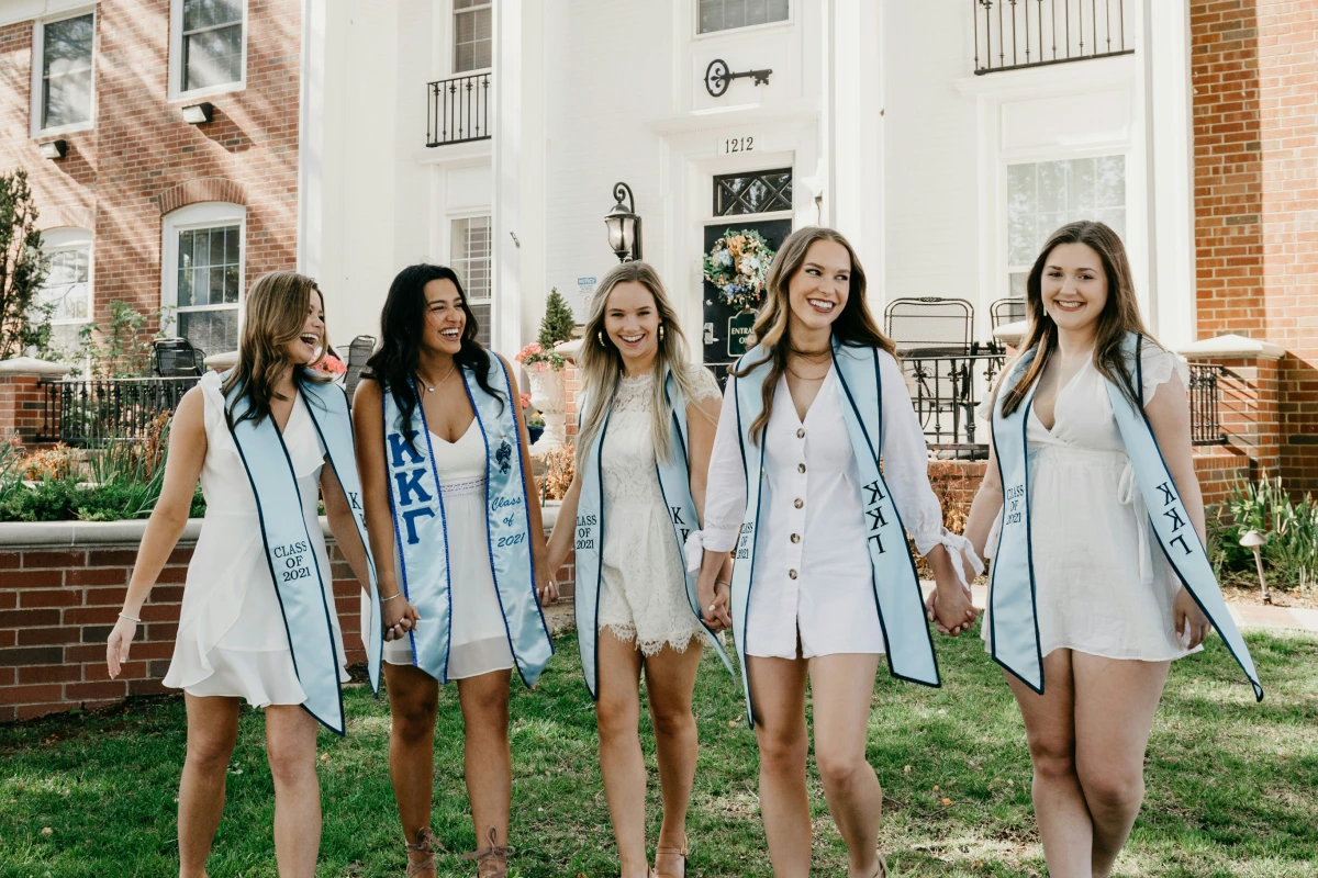 Women walking on Ohio State University campus