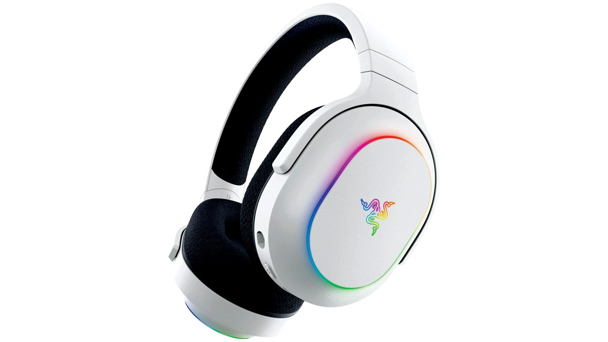 Razer's Barracuda X Chroma is a headset with bite - JB Hi-Fi