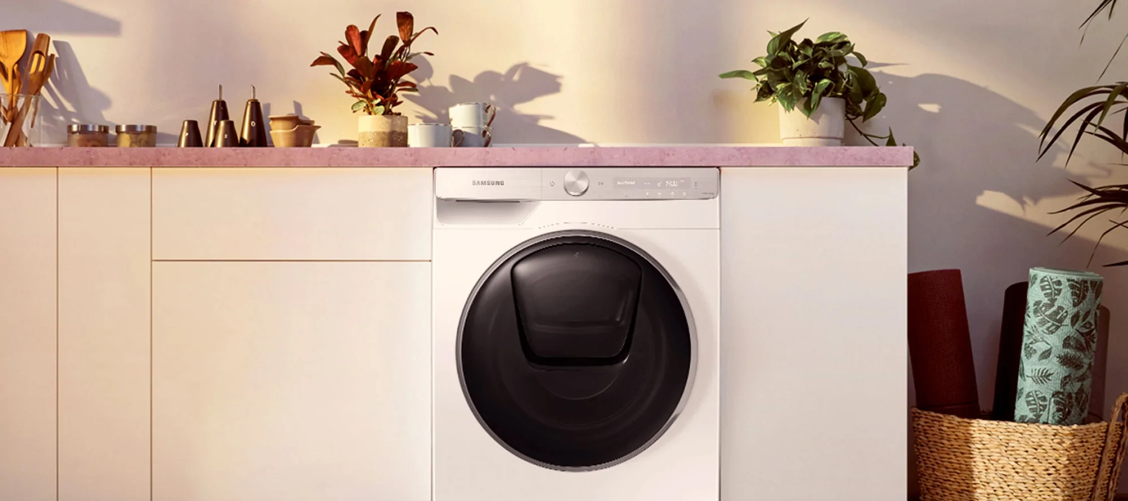 Рейтинг стиральных машин 2024 цена качество топ. Samsung Washer Dryer. Samsung washing Machine 2022. Стиральная машина в интерьере. Вертикальная стиральная машина в интерьере.