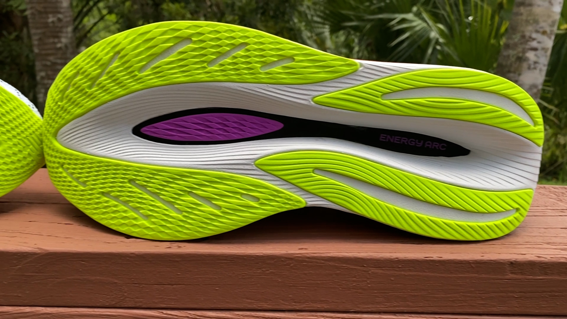 New Balance Fuel Cell Supercomp Trainer V2: A Comprehensive Review And ...