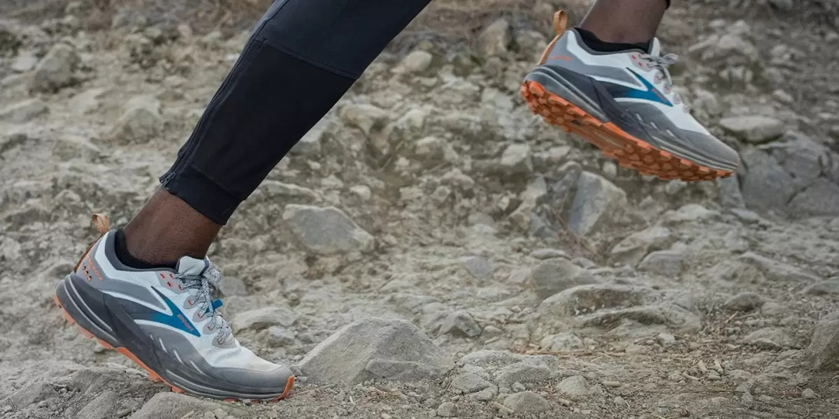 Brooks Cascadia 16 Review: An All-terrain Shoe That Can Handle Everything -  Road Runner Sports