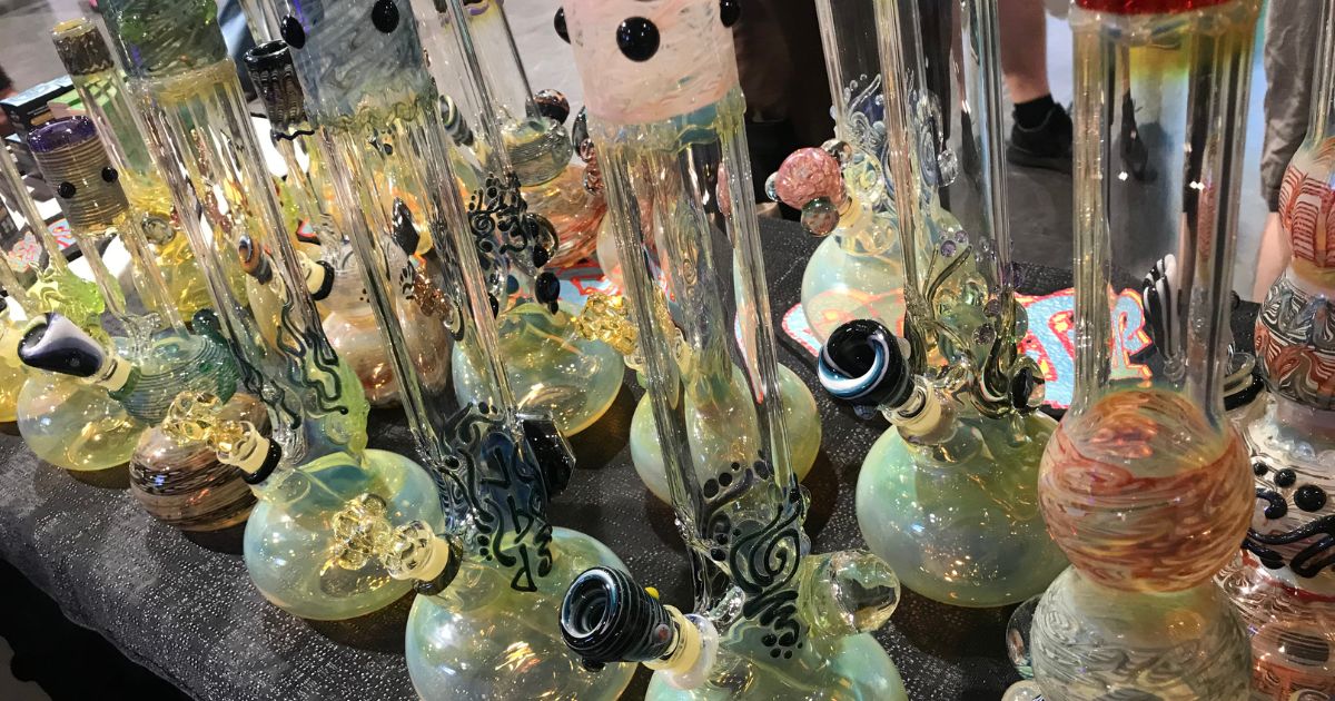 Artistic Glass Culture of Oregon