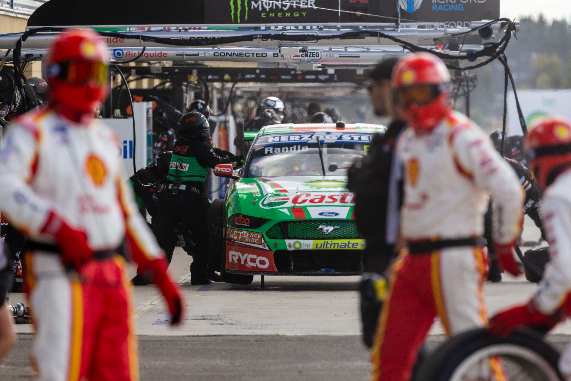 Tickford takes early lead in PIRTEK Pit Stop Challenge | Supercars