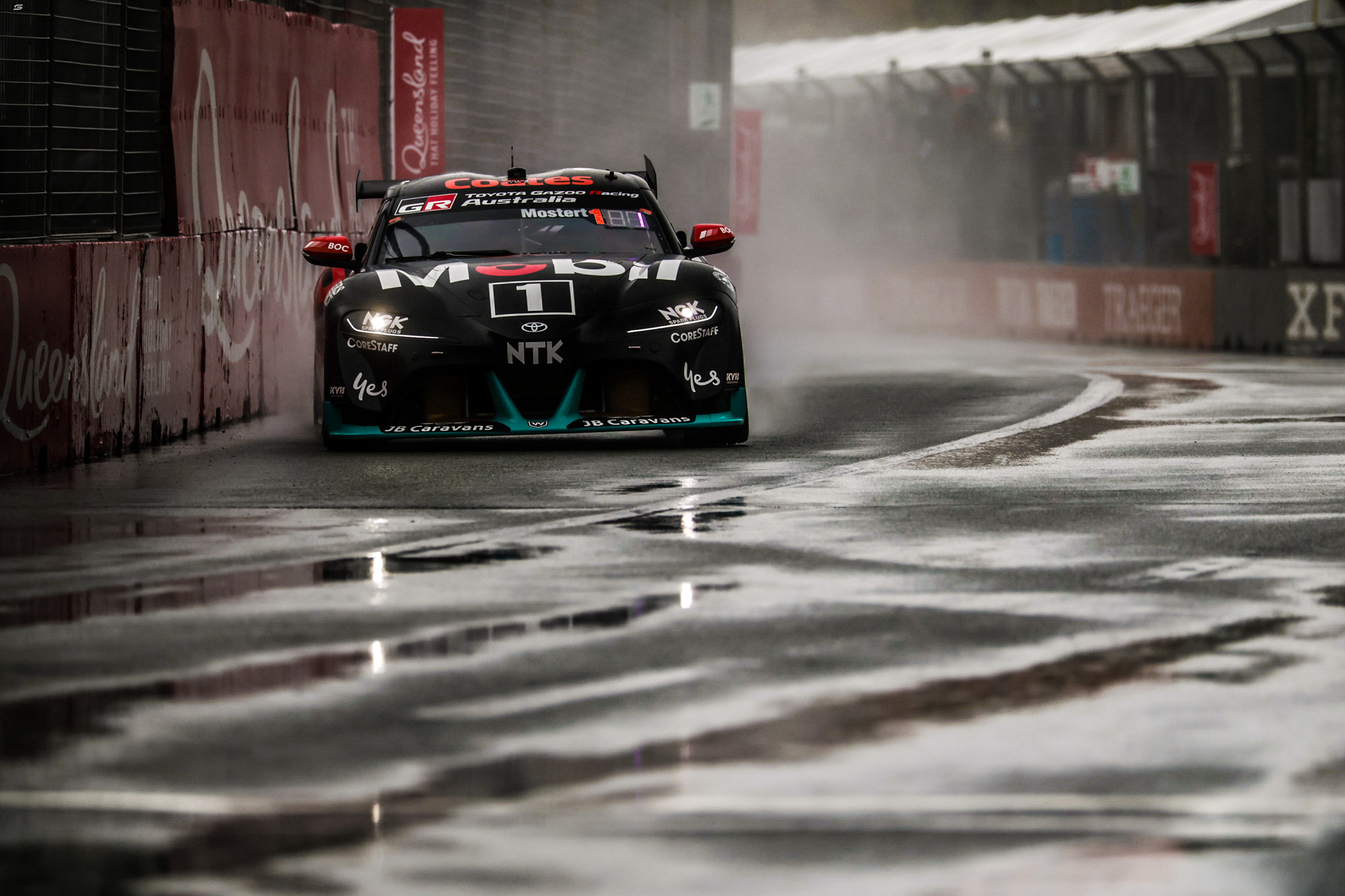 LIVE UPDATES: Follow the Boost Mobile Gold Coast 500 | Supercars