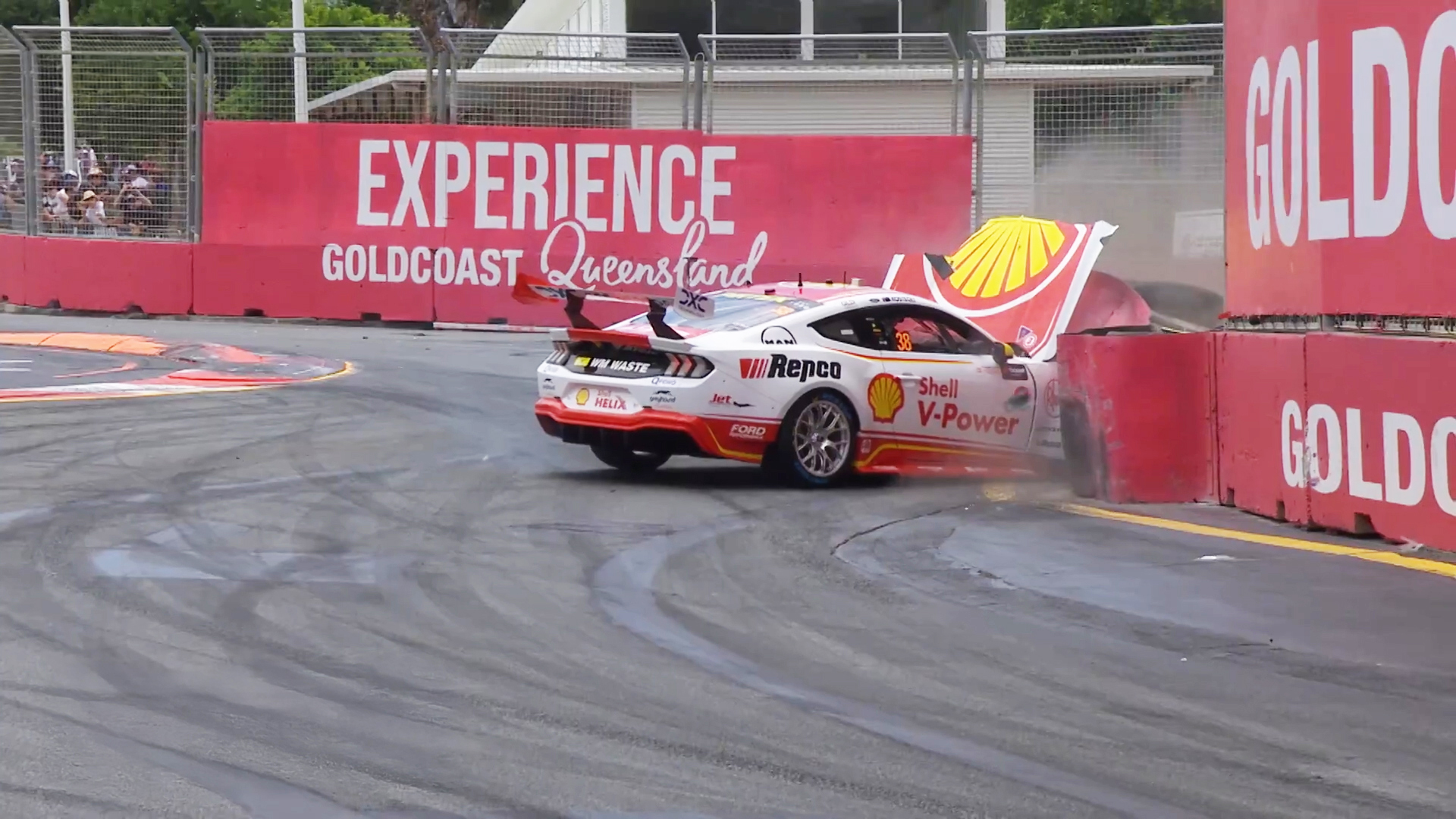 Kostecki's Finals hopes in doubt after big qualifying crash | Supercars
