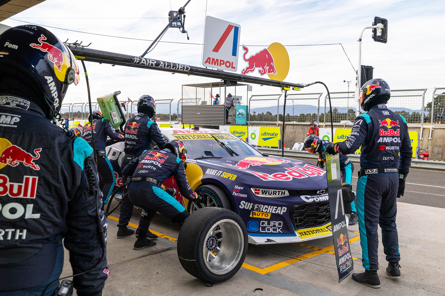 Triple Eight takes PIRTEK Pit Stop Challenge lead | Supercars