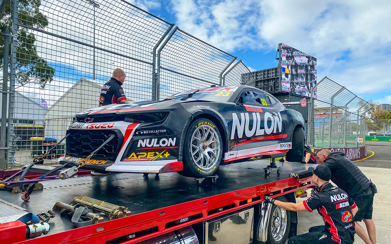 Rival teams chip in to help repair Slade Camaro | Supercars