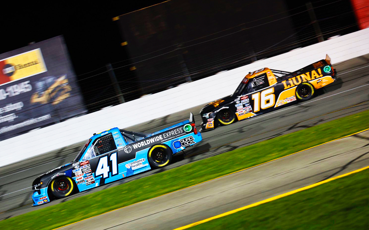 SVG moves forward on NASCAR oval debut | Supercars