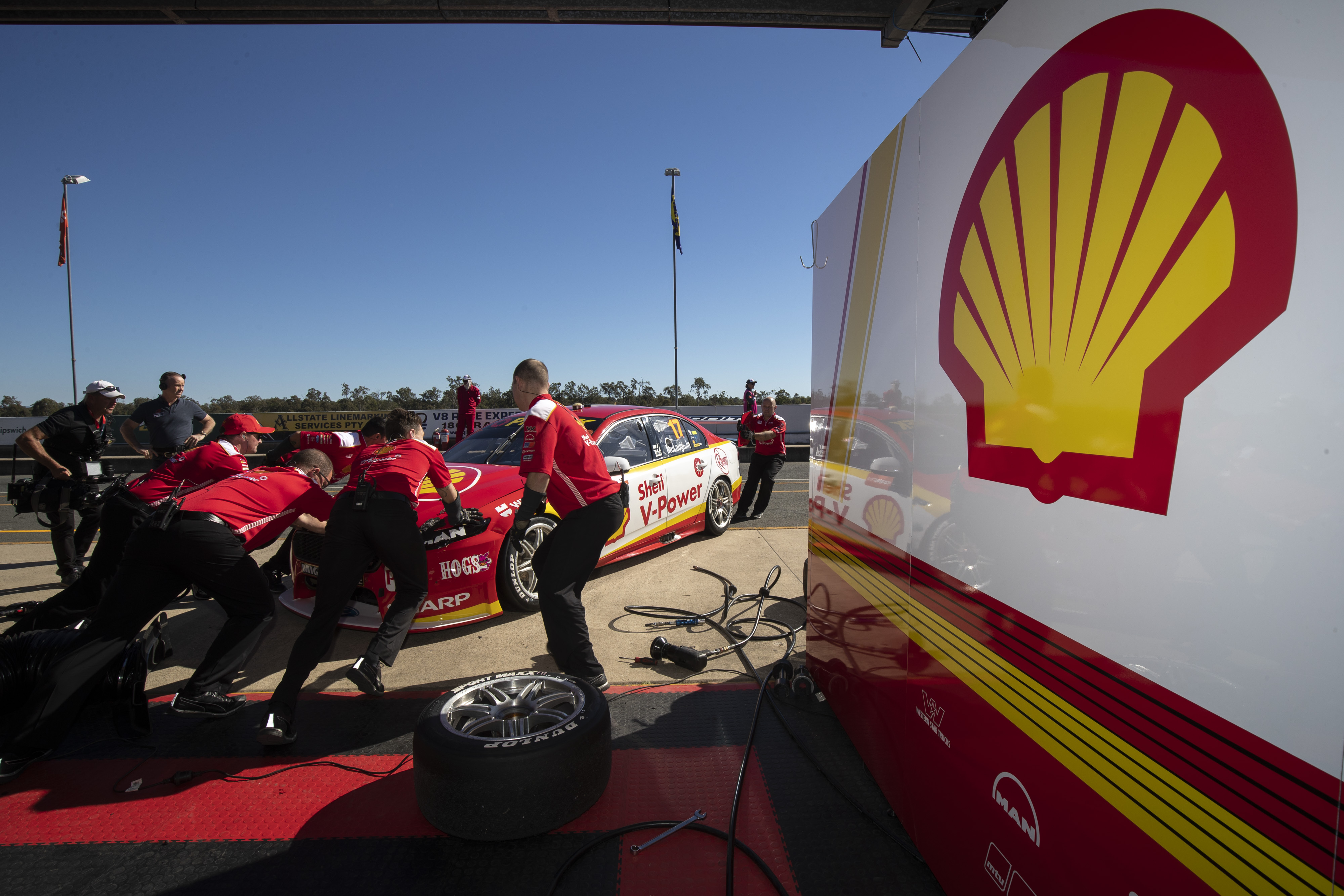 DJRTP teases retro Shell colours | Supercars