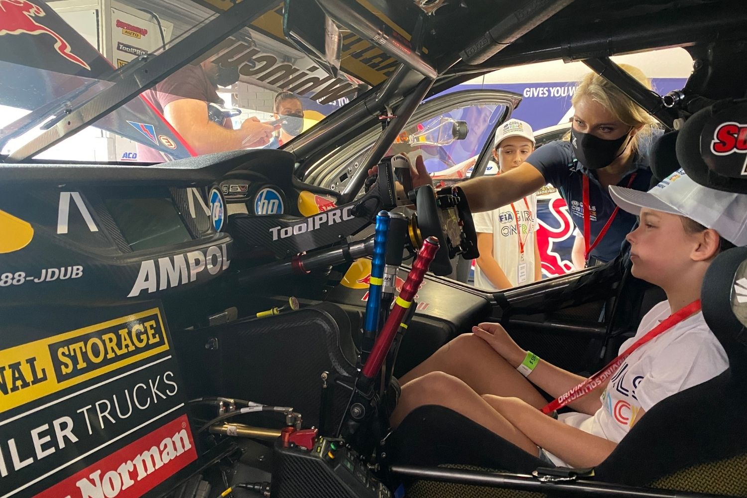 Dane hosts Girls on Track at Sydney Motorsport Park | Supercars