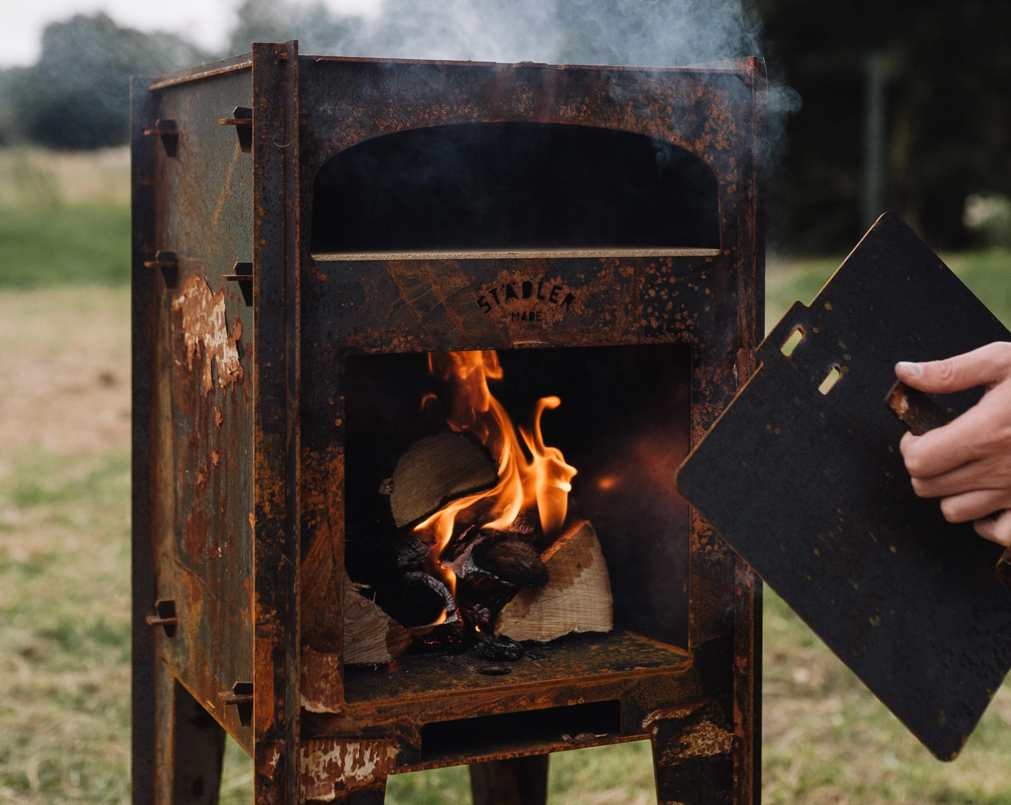 Pizza with Pieter…how to build a fire in an outdoor pizza oven